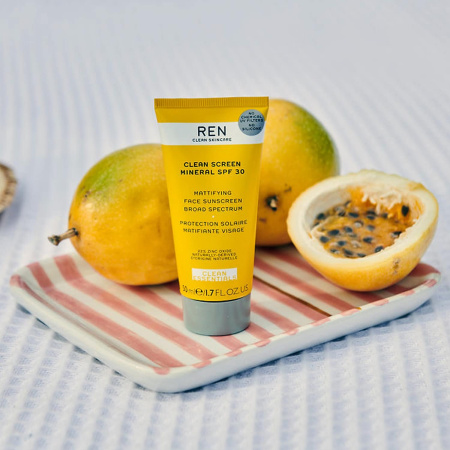 REN CLEAN SKINCARE Clean Screen Mattifying Face Sunscreen SPF 30