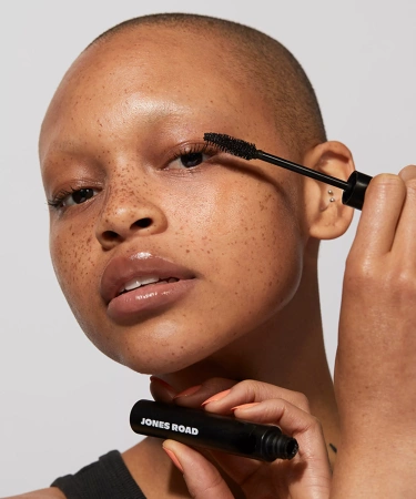 Купить JONES ROAD The Mascara  на Beautystorage.ru. Быстрая доставка по России и СНГ.