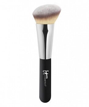 IT COSMETICS Heavenly Luxe Angled Radiance Brush #10 купить в Beauty Storage. Быстрая доставка по России и СНГ.