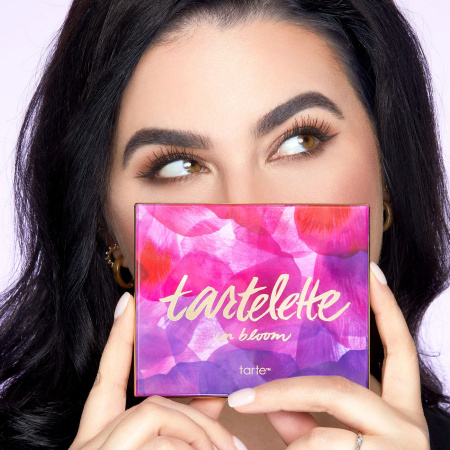 TARTE Tartelette™ In Bloom Clay Eyeshadow Palette купить в Beauty Storage. Быстрая доставка по России и СНГ.