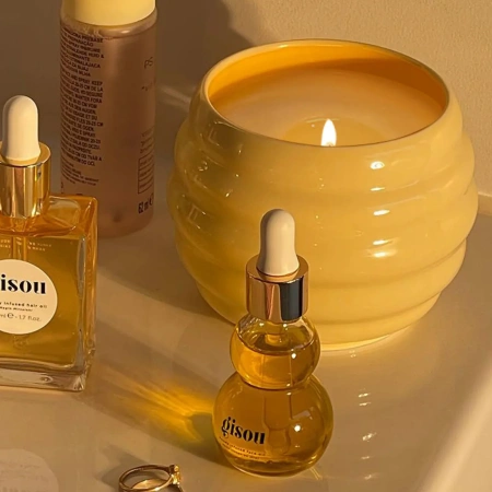 GISOU Honey Scented Candle - Honey купить в Beauty Storage. Быстрая доставка по России и СНГ.