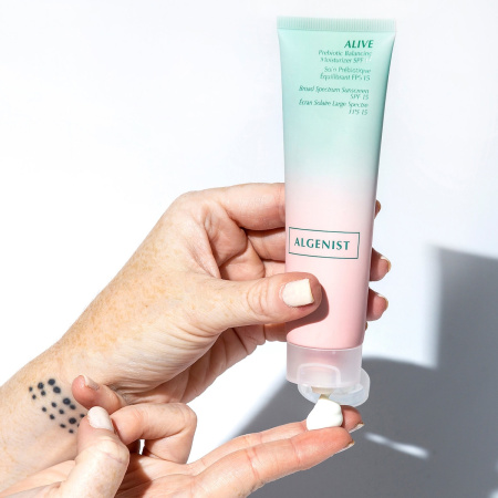 ALGENIST Alive Prebiotic Balancing Moisturizer SPF 15 купить в Beauty Storage. Быстрая доставка по России и СНГ.
