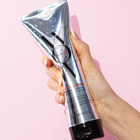 Купить COLOR WOW Color Security Shampoo на Beautystorage.ru. Быстрая доставка по России и СНГ.
