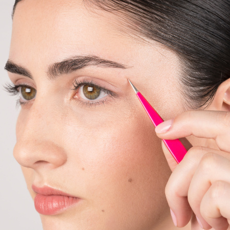 TWEEZERMAN Pink Perfection Point Tweezer