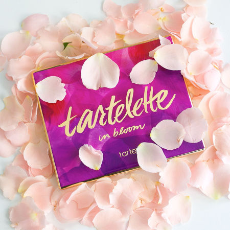 TARTE Tartelette™ In Bloom Clay Eyeshadow Palette купить в Beauty Storage. Быстрая доставка по России и СНГ.