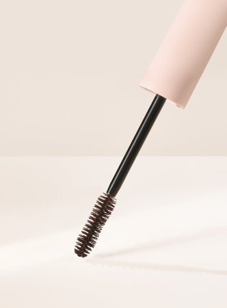 Купить RARE BEAUTY by Selena Gomez Perfect Strokes Universal Volumizing Mascara - Brown на Beautystorage.ru. Быстрая доставка по России и СНГ.