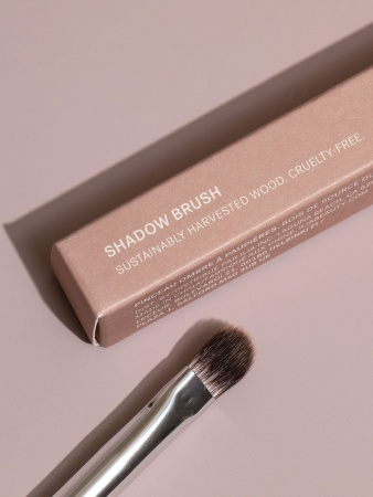 ILIA Shadow Brush купить в Beauty Storage. Быстрая доставка по России и СНГ.