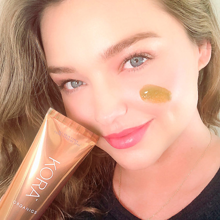 KORA ORGANICS Turmeric 2-in-1 Brightening & Exfoliating Mask