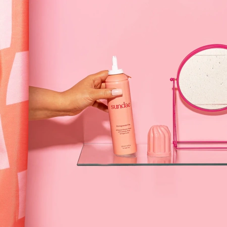 SUNDAE Pomegranate Fizz Foaming Body Wash купить в Beauty Storage. Быстрая доставка по России и СНГ.
