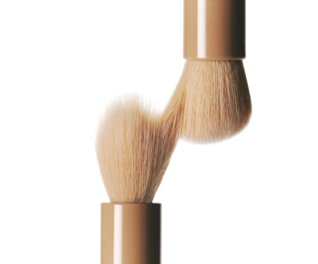 Купить RHODE Pocket Brush на Beautystorage.ru. Быстрая доставка по России и СНГ.