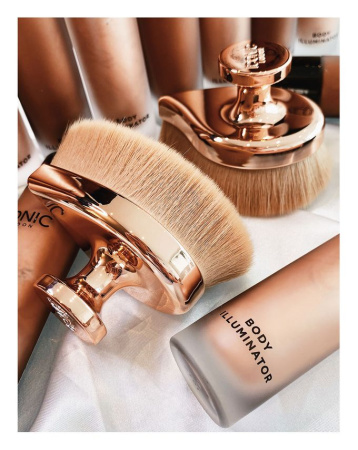 ICONIC LONDON Body Brush