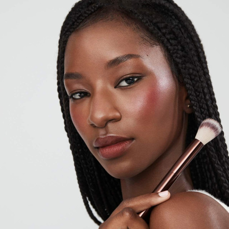 HOURGLASS No. 15 Blush Brush купить в Beauty Storage. Быстрая доставка по России и СНГ.