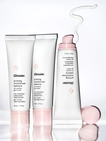 GLOSSIER Priming Moisturizer Balance купить в Beauty Storage.  Быстрая доставка по России и СНГ.