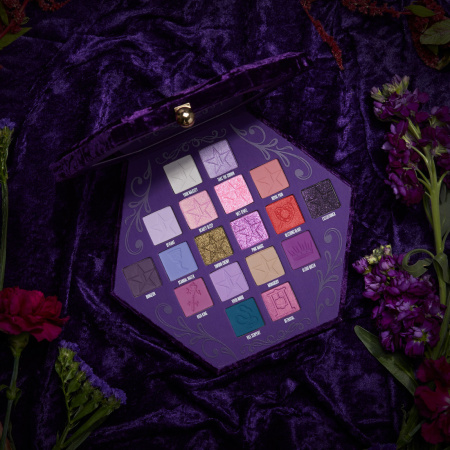 JEFFREE STAR COSMETICS Blood Lust Palette купить в Beauty Storage. Быстрая доставка по России и СНГ.