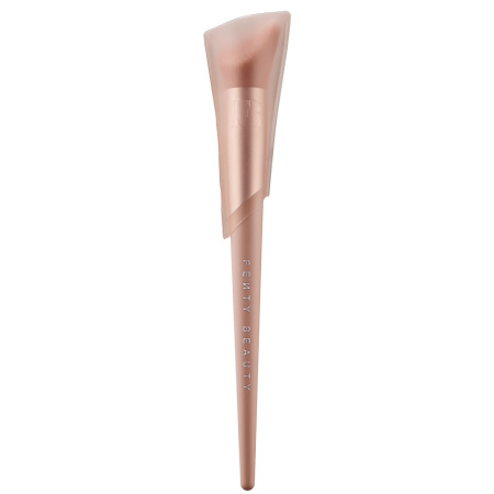 FENTY BEAUTY Cheek-Hugging Highlight Brush 120
