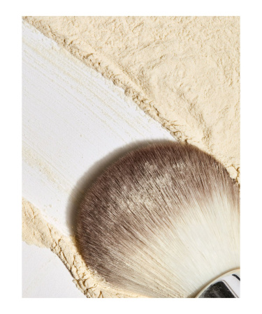 HONEST BEAUTY Invisible Blurring Loose Powder купить в Beauty Storage. Быстрая доставка по России и СНГ.