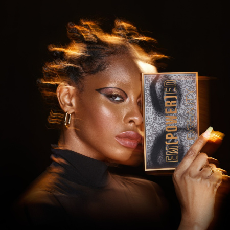 HUDA BEAUTY Empowered Eyeshadow Palette купить в Beauty Storage. Быстрая доставка по России и СНГ.