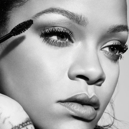 FENTY BEAUTY Full Frontal Volume, Lift & Curl Mini Mascara купить в Beauty Storage. Быстрая доставка по России и СНГ.
