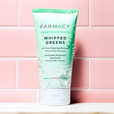 FARMACY Whipped Greens: oil-free foaming cleanser with moringa and papaya  купить в Beauty Storage. Быстрая доставка по России и СНГ.