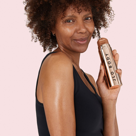 JLO BEAUTY Tighten + Tease™ Resurfacing Body Serum with AHAs купить в Beauty Storage. Быстрая доставка по России и СНГ.