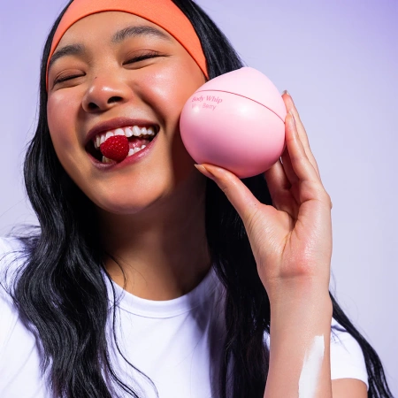 SUNDAE Very Berry Body Whip Moisturiser купить в Beauty Storage. Быстрая доставка по России и СНГ.