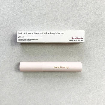 RARE BEAUTY BY SELENA GOMEZ Perfect Strokes Universal Volumizing Mascara - 3 мл