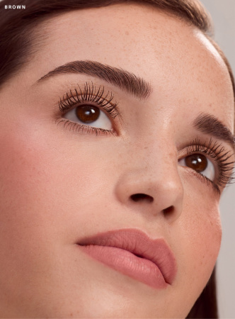 Купить RARE BEAUTY by Selena Gomez Perfect Strokes Universal Volumizing Mascara - Brown на Beautystorage.ru. Быстрая доставка по России и СНГ.